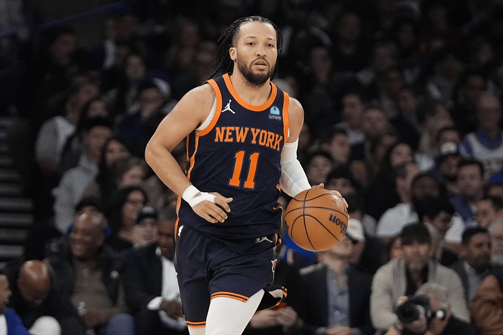关于今晨武汉三镇调整名单以备法国杯今晚那不勒斯调整名单以备NBA常规赛，风云突变犹他爵士今晚复出首秀看傻球迷的信息